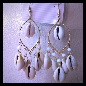 Shell earrings